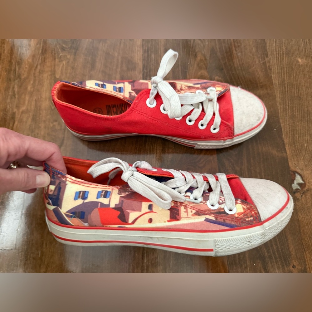 Art shoes.GR shoes from Greece women’s size 9 building pictures